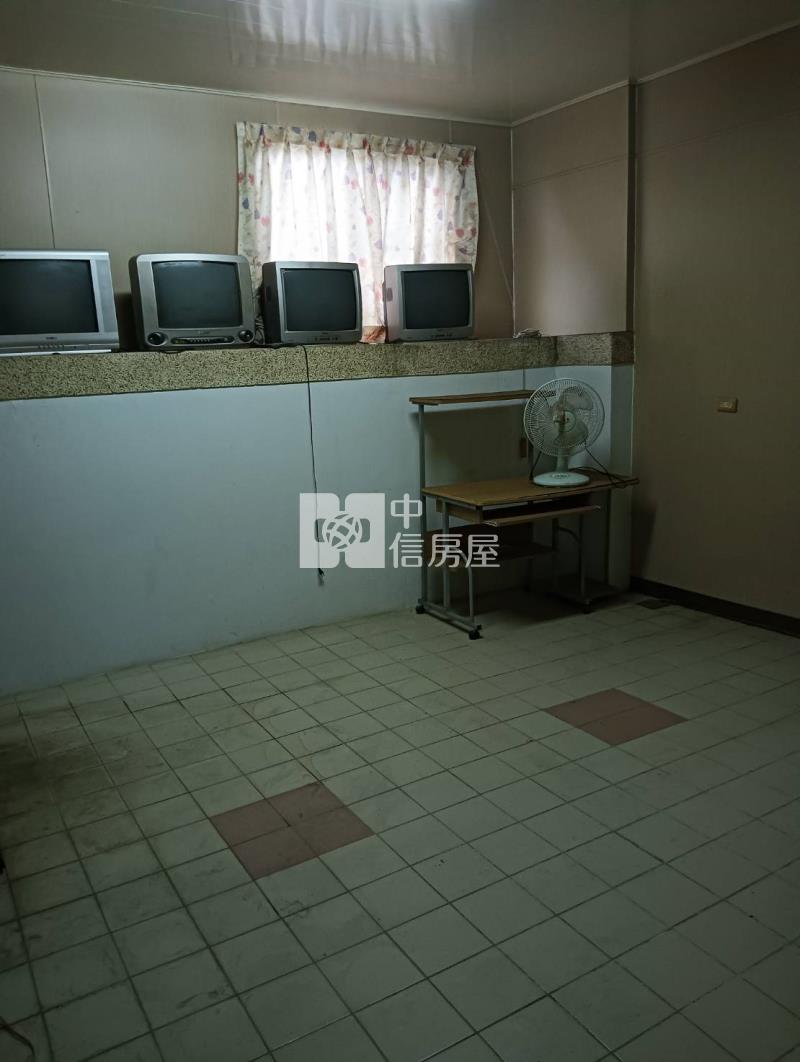 湖內區樹人醫專透天收租金店房屋室內格局與周邊環境