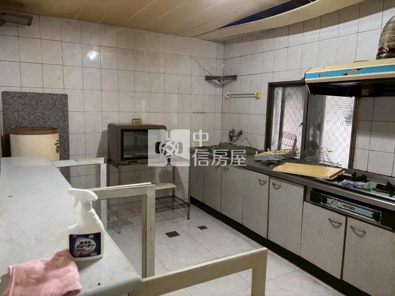 北港鎮同仁夜市旁透天房屋室內格局與周邊環境