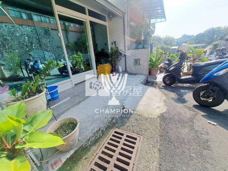 【冠軍】培德臨路透天住家店面房屋室內格局與周邊環境