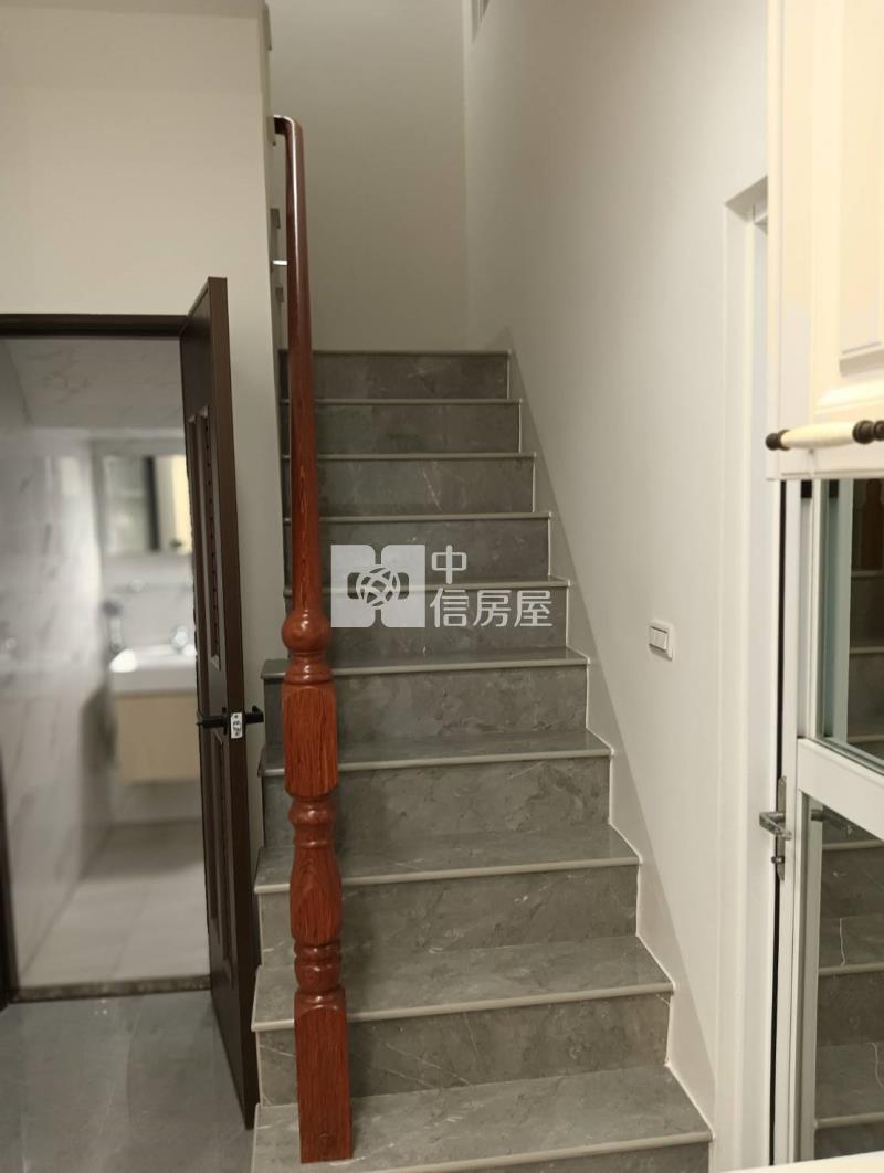 仁武(仁慈公園)大面寬雙車墅房屋室內格局與周邊環境