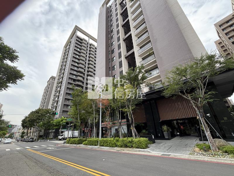 鉅虹曙光之旅大三房平車房屋室內格局與周邊環境