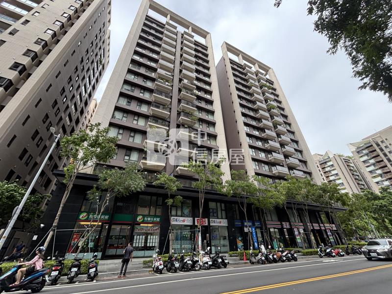 鉅虹曙光之旅大三房平車房屋室內格局與周邊環境