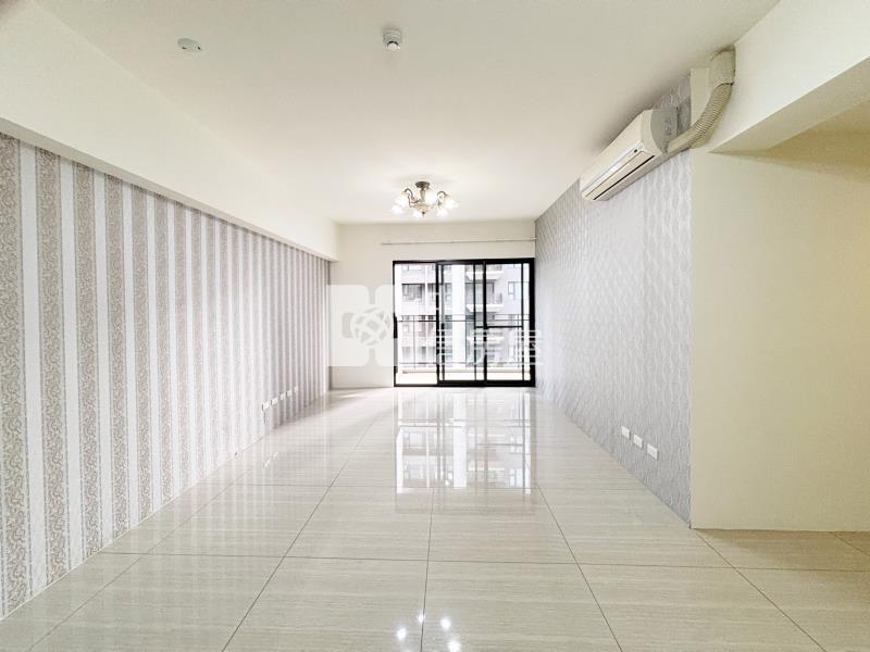 鉅虹曙光之旅大三房平車房屋室內格局與周邊環境