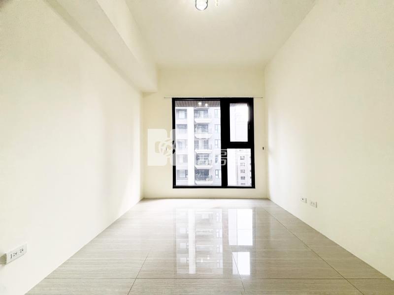 鉅虹曙光之旅大三房平車房屋室內格局與周邊環境