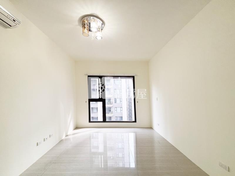 鉅虹曙光之旅大三房平車房屋室內格局與周邊環境