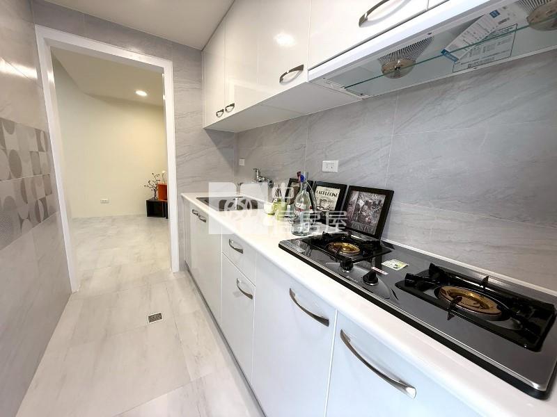 中山醫三房露台美廈房屋室內格局與周邊環境