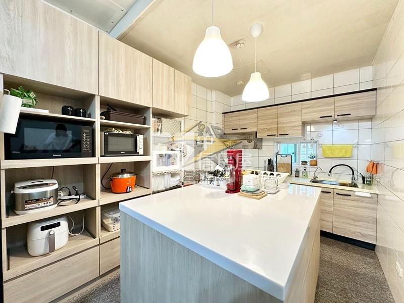 【星鑽】★專任★南勢商圈稀有透天可停雙車房屋室內格局與周邊環境