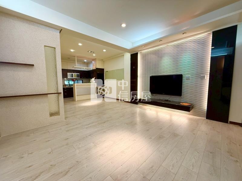 中央公園旁雙車位稀有別墅房屋室內格局與周邊環境