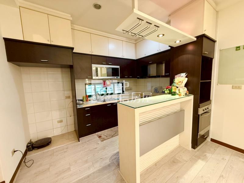 中央公園旁雙車位稀有別墅房屋室內格局與周邊環境