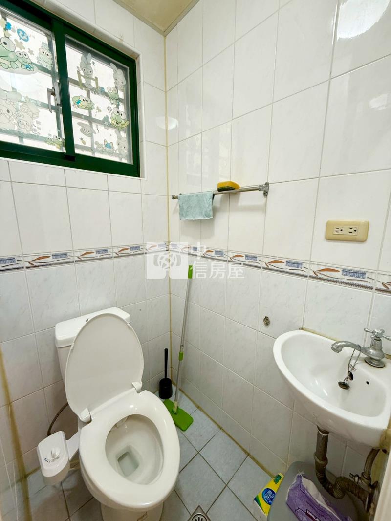 中央公園旁雙車位稀有別墅房屋室內格局與周邊環境