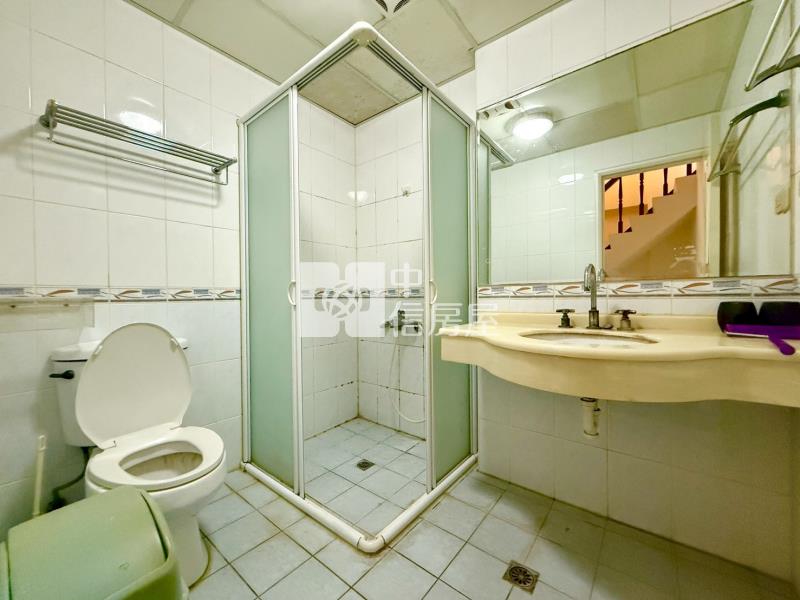 中央公園旁雙車位稀有別墅房屋室內格局與周邊環境