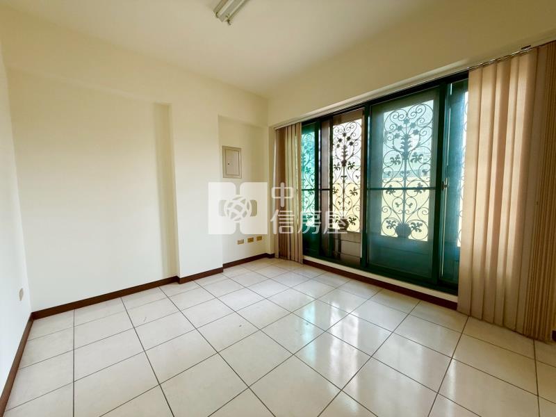 中央公園旁雙車位稀有別墅房屋室內格局與周邊環境