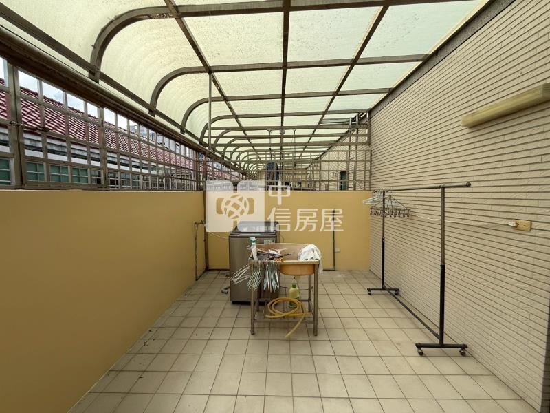 中央公園旁雙車位稀有別墅房屋室內格局與周邊環境