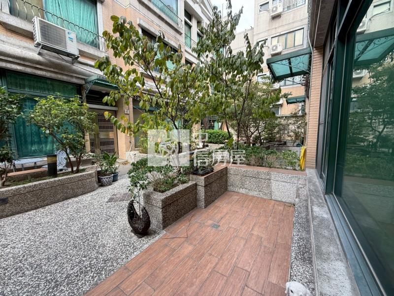 中央公園旁雙車位稀有別墅房屋室內格局與周邊環境