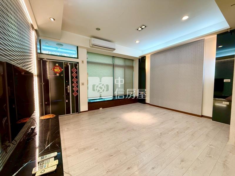 中央公園旁雙車位稀有別墅房屋室內格局與周邊環境