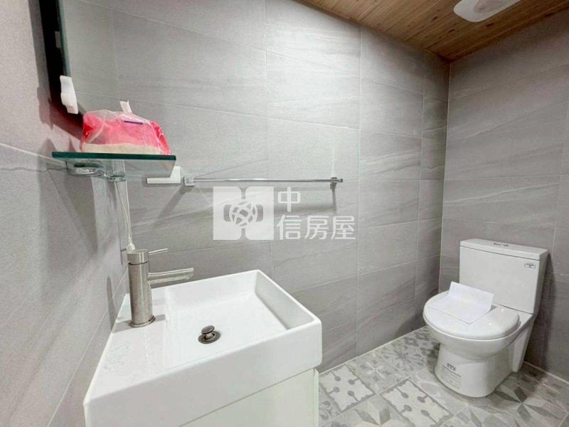 小港捷運站商圈精裝美美公寓房屋室內格局與周邊環境