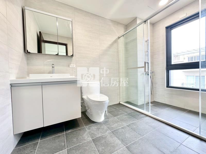 平鎮家樂福旁電梯別墅(山峰苑)房屋室內格局與周邊環境