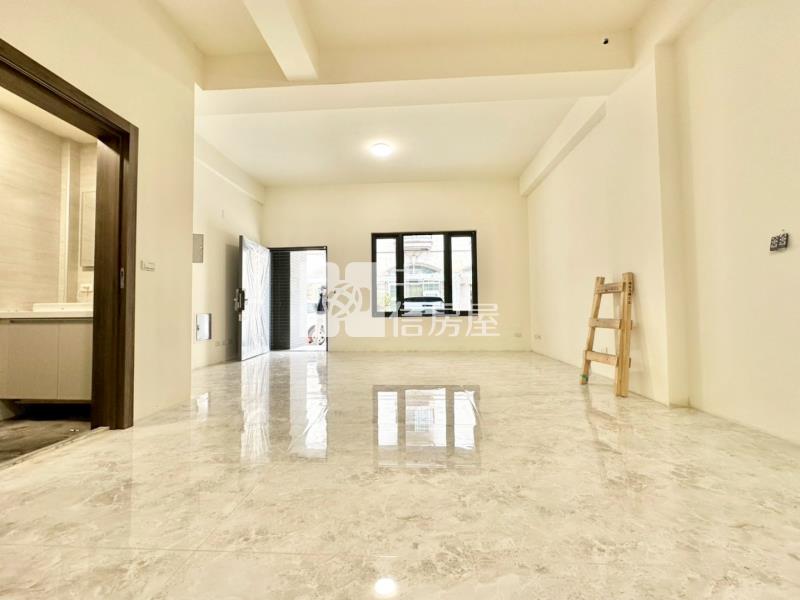 平鎮家樂福旁電梯別墅(山峰苑)房屋室內格局與周邊環境