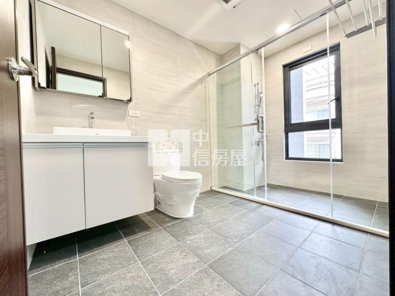 平鎮家樂福旁全新電梯美別墅(山峰苑)房屋室內格局與周邊環境