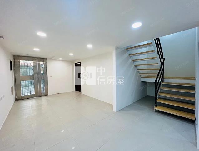 高鐵南路旁整新美透天房屋室內格局與周邊環境