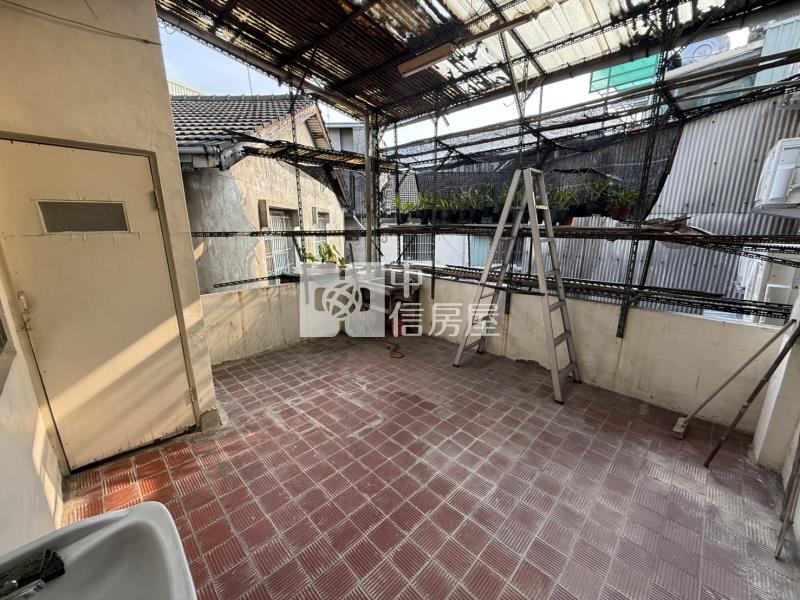 西區崇倫公園大地坪透天房屋室內格局與周邊環境