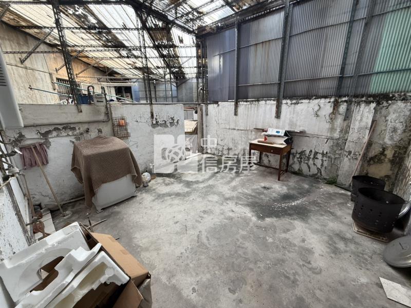 西區崇倫公園大地坪透天房屋室內格局與周邊環境