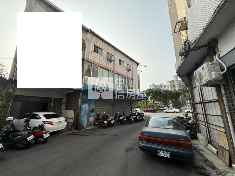 西區崇倫公園大地坪透天房屋室內格局與周邊環境