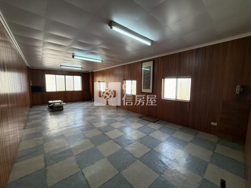 西區崇倫公園大地坪透天房屋室內格局與周邊環境