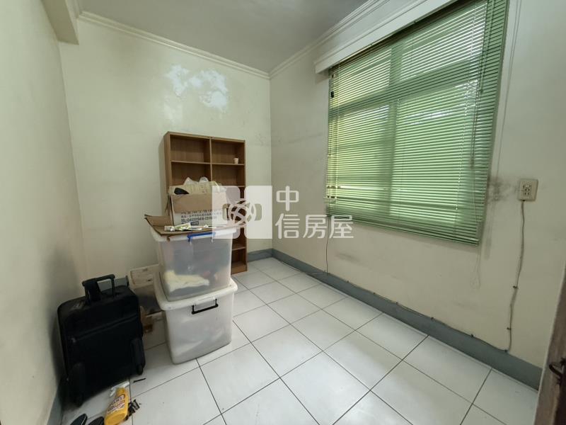 西區崇倫公園大地坪透天房屋室內格局與周邊環境