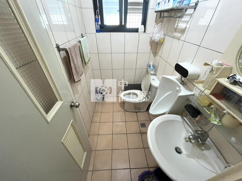 九德站旁鄰路透天別墅房屋室內格局與周邊環境