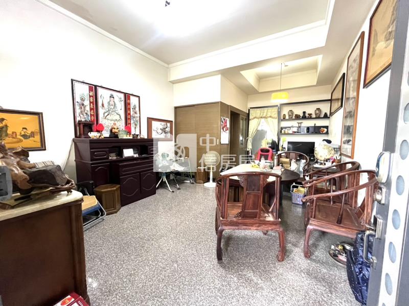 九德站旁鄰路透天別墅房屋室內格局與周邊環境