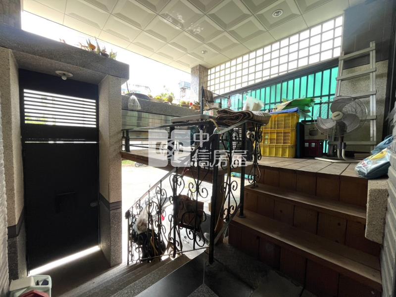 九德站旁鄰路透天別墅房屋室內格局與周邊環境