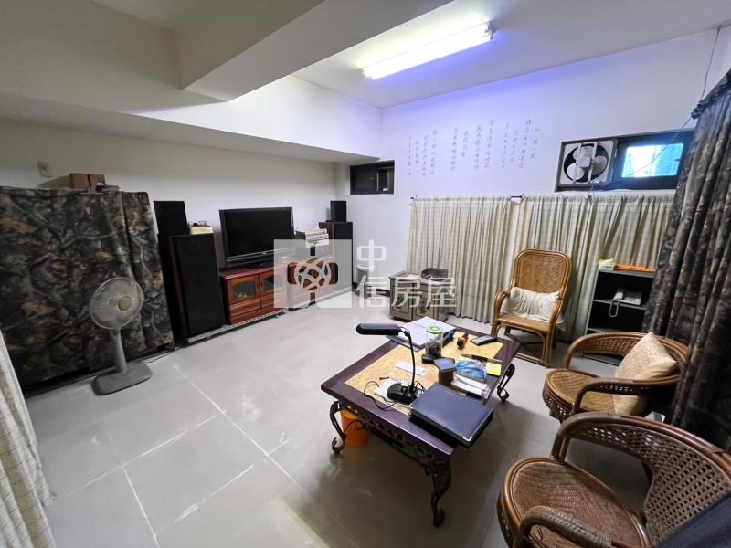 九德站旁鄰路透天別墅房屋室內格局與周邊環境