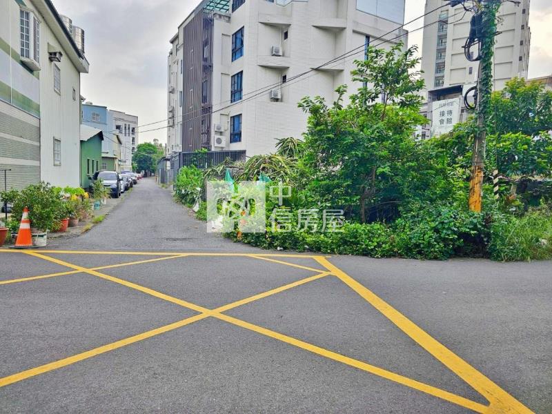 善化夜市旁三面臨24米路美建地房屋室內格局與周邊環境