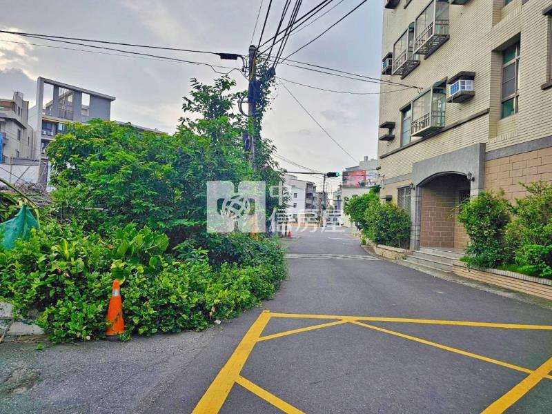 善化夜市旁三面臨24米路美建地房屋室內格局與周邊環境