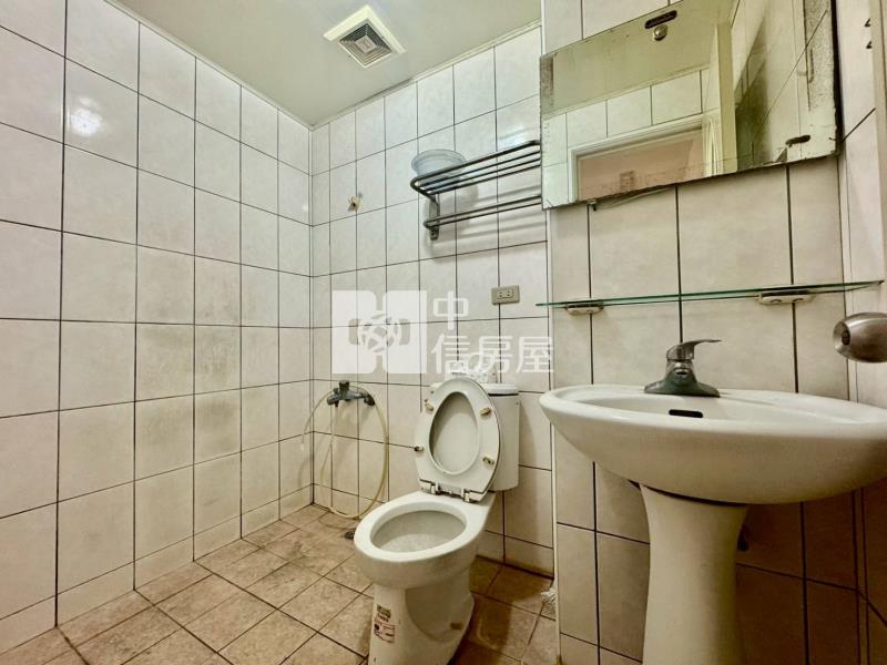 崇德.永興商圈.1樓大面寬店面+2樓公寓住家.雙車位房屋室內格局與周邊環境