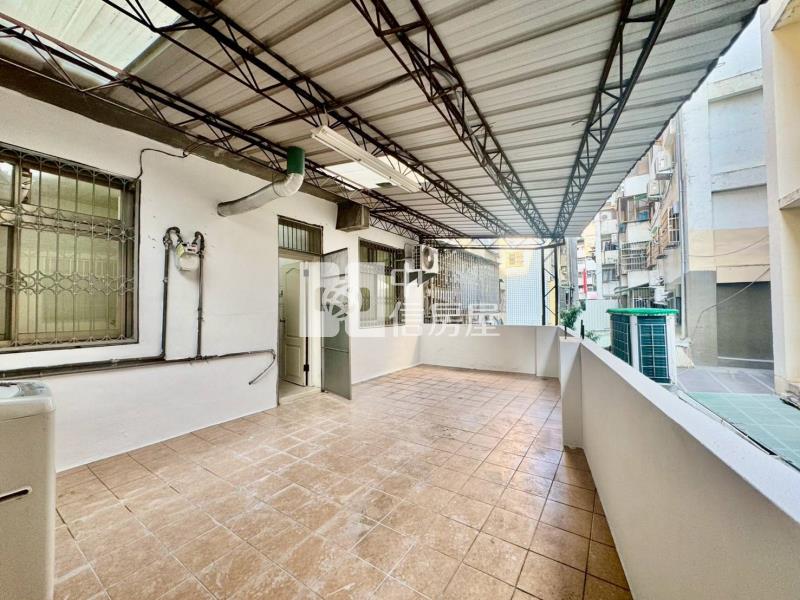 崇德.永興商圈.1樓大面寬店面+2樓公寓住家.雙車位房屋室內格局與周邊環境