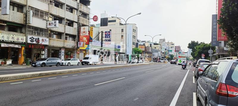 崇德.永興商圈.1樓大面寬店面+2樓公寓住家.雙車位房屋室內格局與周邊環境