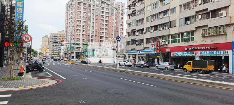 崇德.永興商圈.1樓大面寬店面+2樓公寓住家.雙車位房屋室內格局與周邊環境
