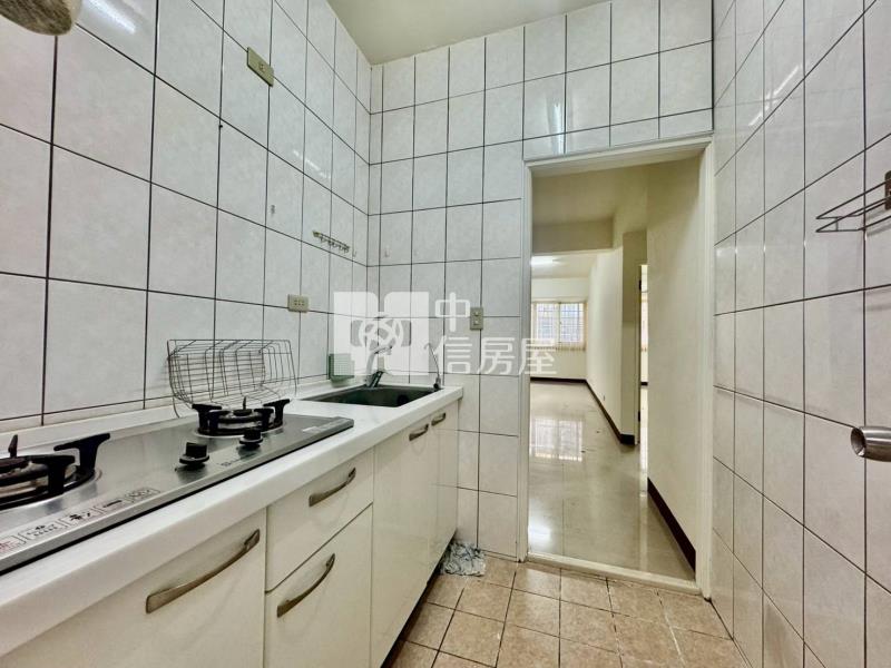 崇德.永興商圈.1樓大面寬店面+2樓公寓住家.雙車位房屋室內格局與周邊環境