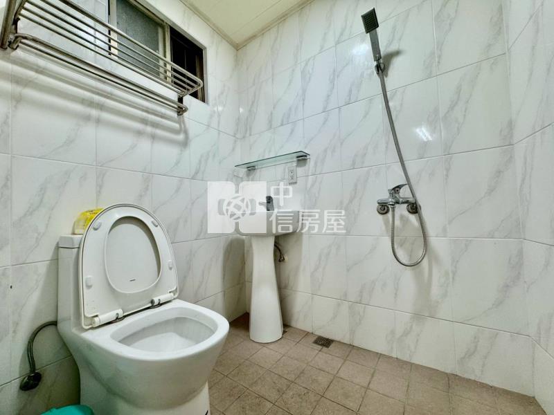 崇德.永興商圈.1樓大面寬店面+2樓公寓住家.雙車位房屋室內格局與周邊環境