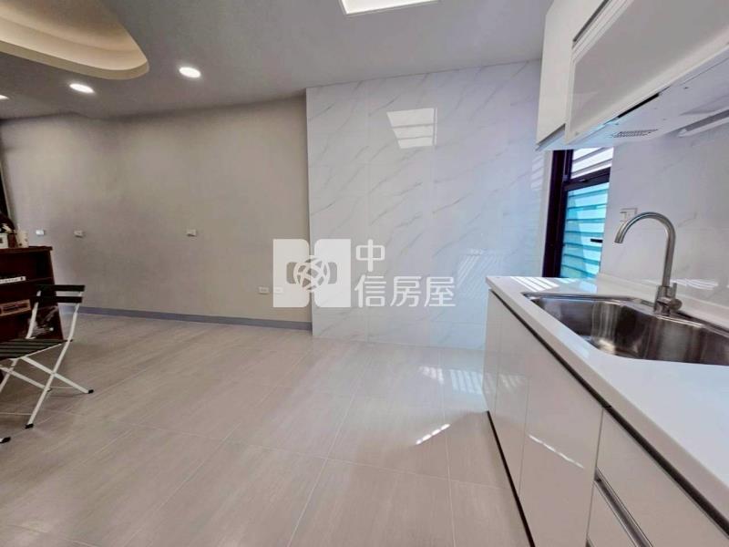 南區副都心旁奶油風四房整新車墅房屋室內格局與周邊環境