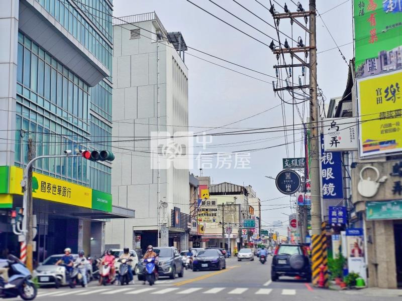 善化尊爵時尚兩房平車房屋室內格局與周邊環境