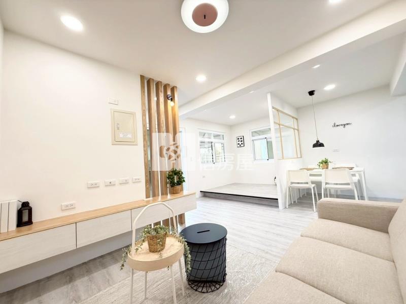 高雄鳳山青年國中5樓美寓房屋室內格局與周邊環境