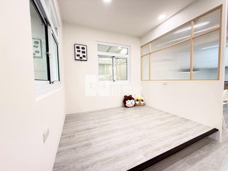 高雄鳳山青年國中5樓美寓房屋室內格局與周邊環境