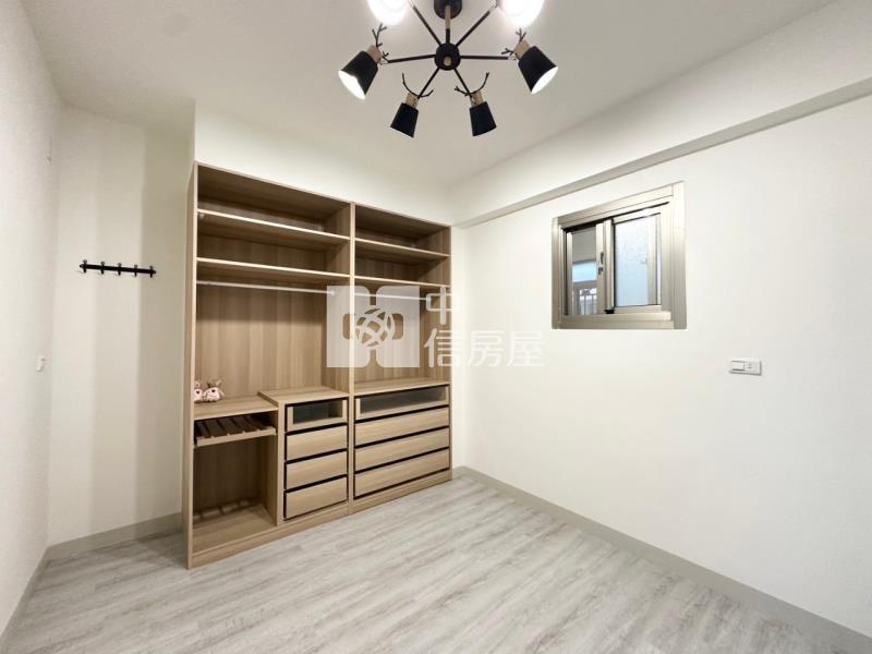 左營美裝潢大三房公寓房屋室內格局與周邊環境