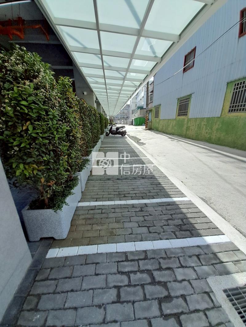 善化雪樹全新2房車位大露臺房屋室內格局與周邊環境