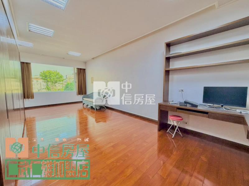 鳳山車站~捷運雙線交會~人潮金店面房屋室內格局與周邊環境