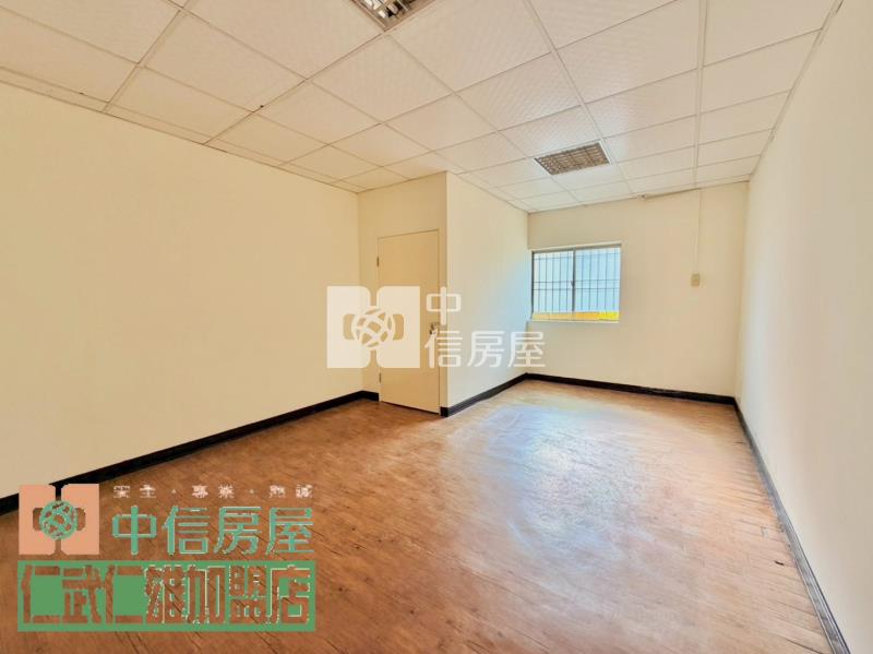 鳳山車站~捷運雙線交會~人潮金店面房屋室內格局與周邊環境