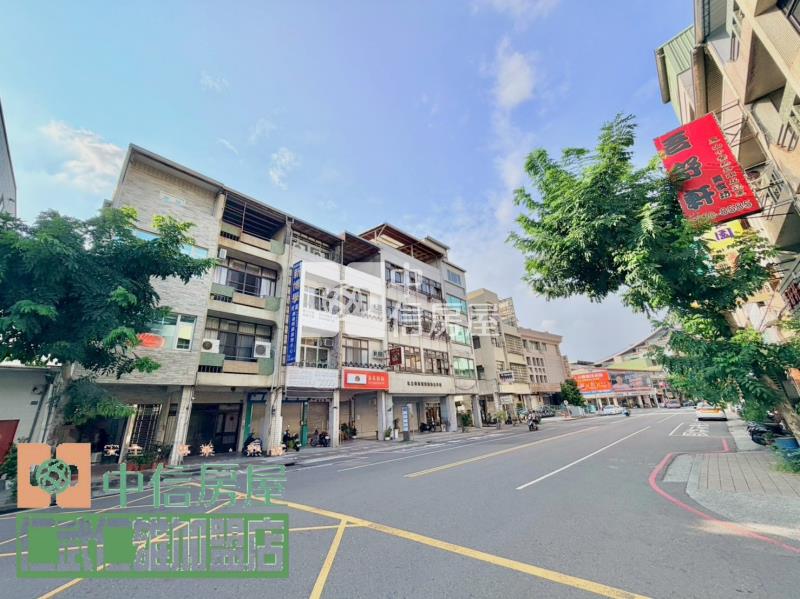 鳳山車站~捷運雙線交會~人潮金店面房屋室內格局與周邊環境